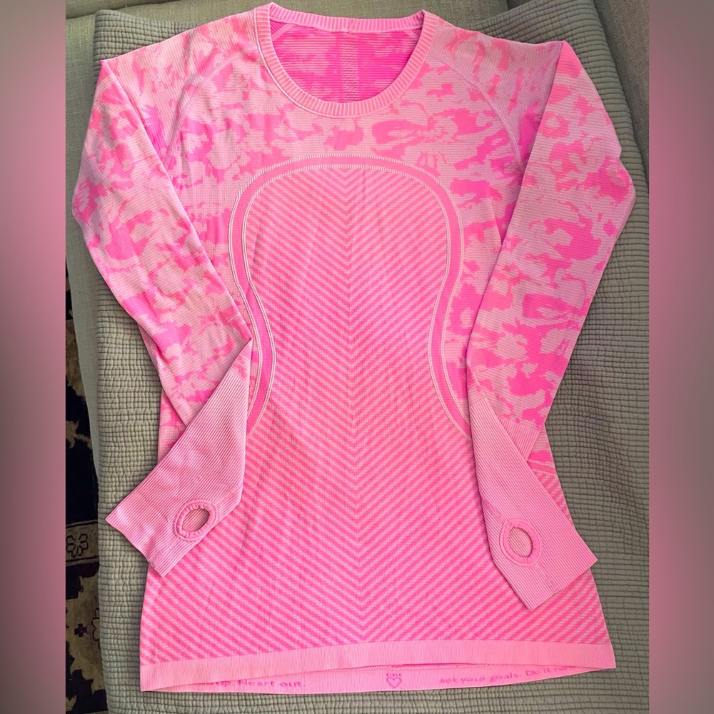 Lululemon long sleeve athletic T-shirt with thumb holes in bright pink! 💕